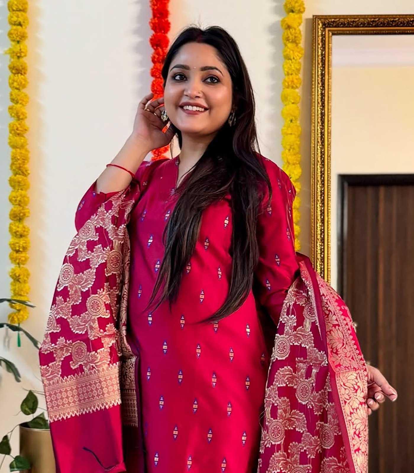 dupatta-festive-wear-party-kurtis-with-bottom