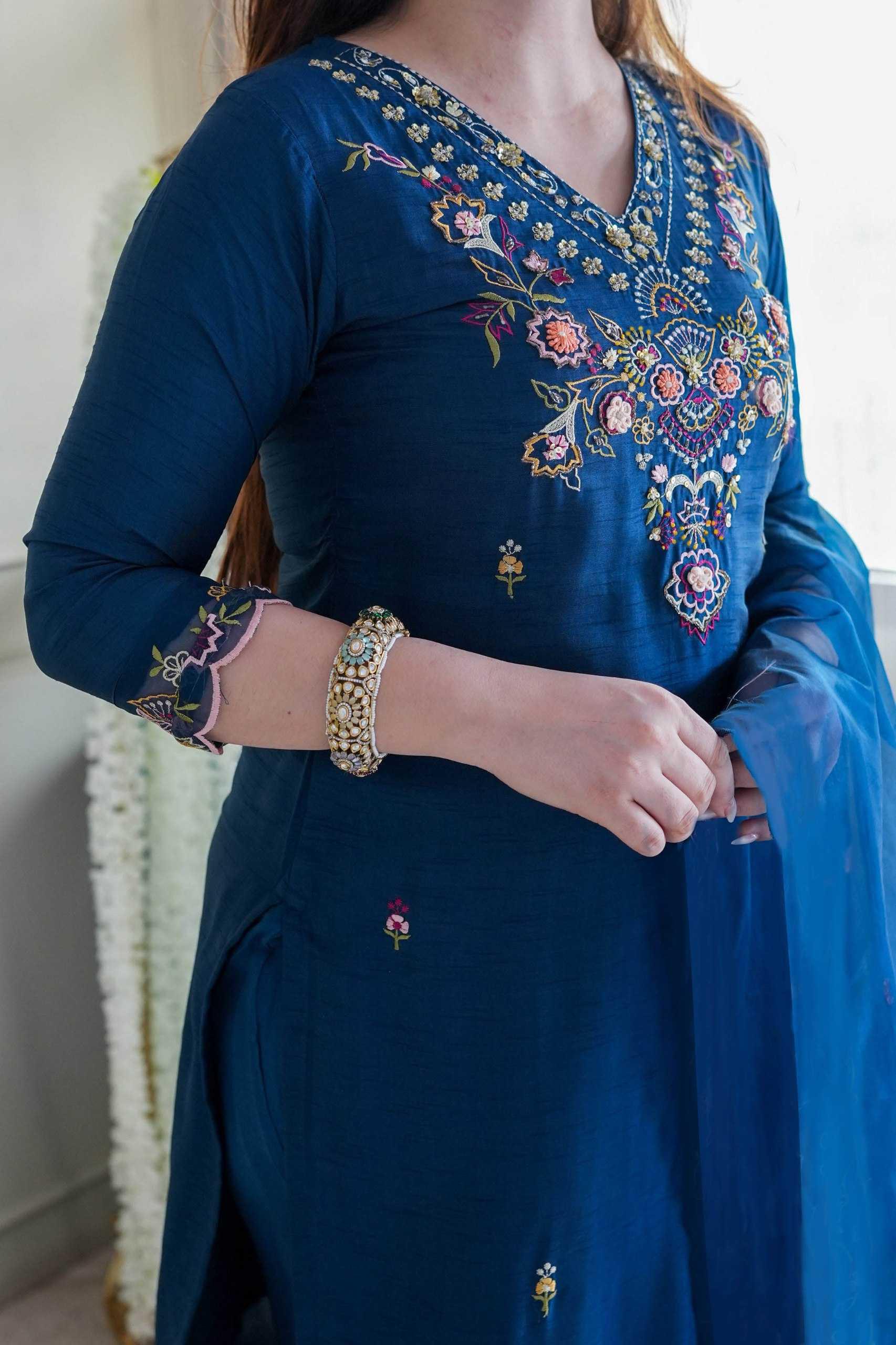 ethnic-kurti-embroidery-festive