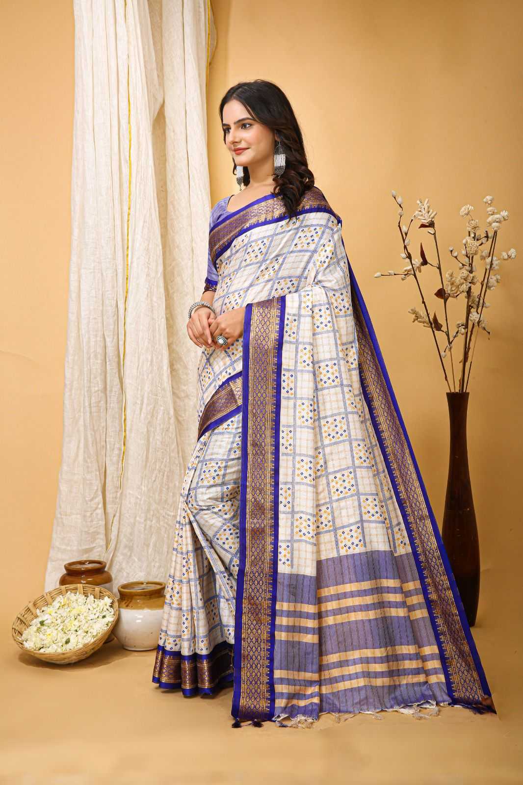 Traditional-saree-silk-banarasi-designer-zari-work